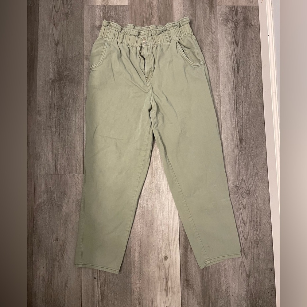 Khaki Green H&M Cut Off Pants